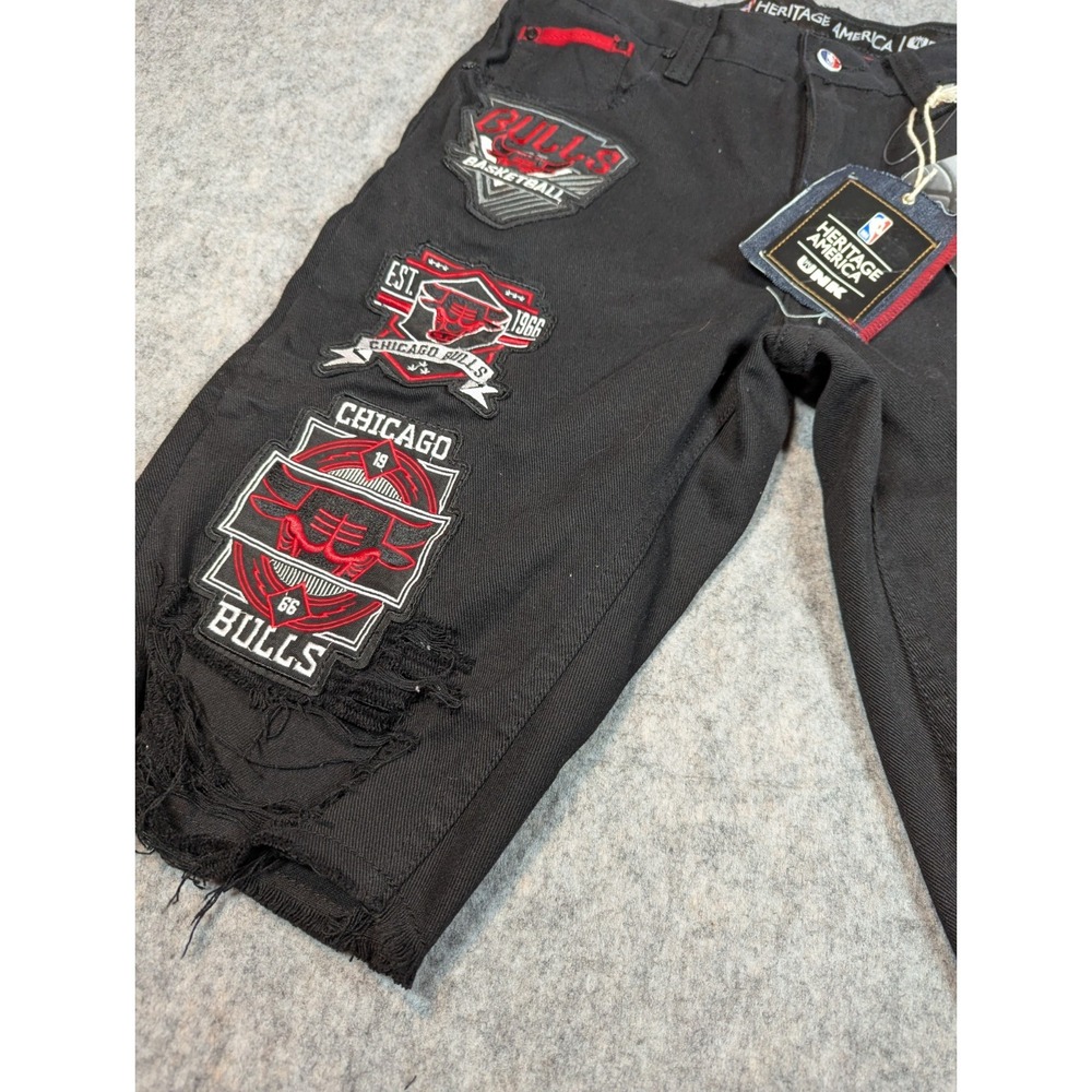 NBA UNK Mens Jeans Chicago Bulls Embroidered Y2K Shorts Black W34 Patches NWT - Picture 5 of 14